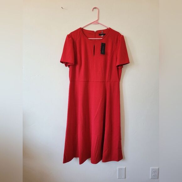 NEW Tommy Hilfiger Dress Red Keyhole Collar Midi Date Night Romantic Size 16 - Picture 3 of 9